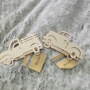 Wooden Truck Decor Set